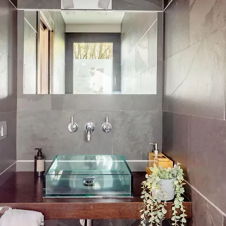 Feriehus Moderna Con Terrazas Jardin Privado Loyola